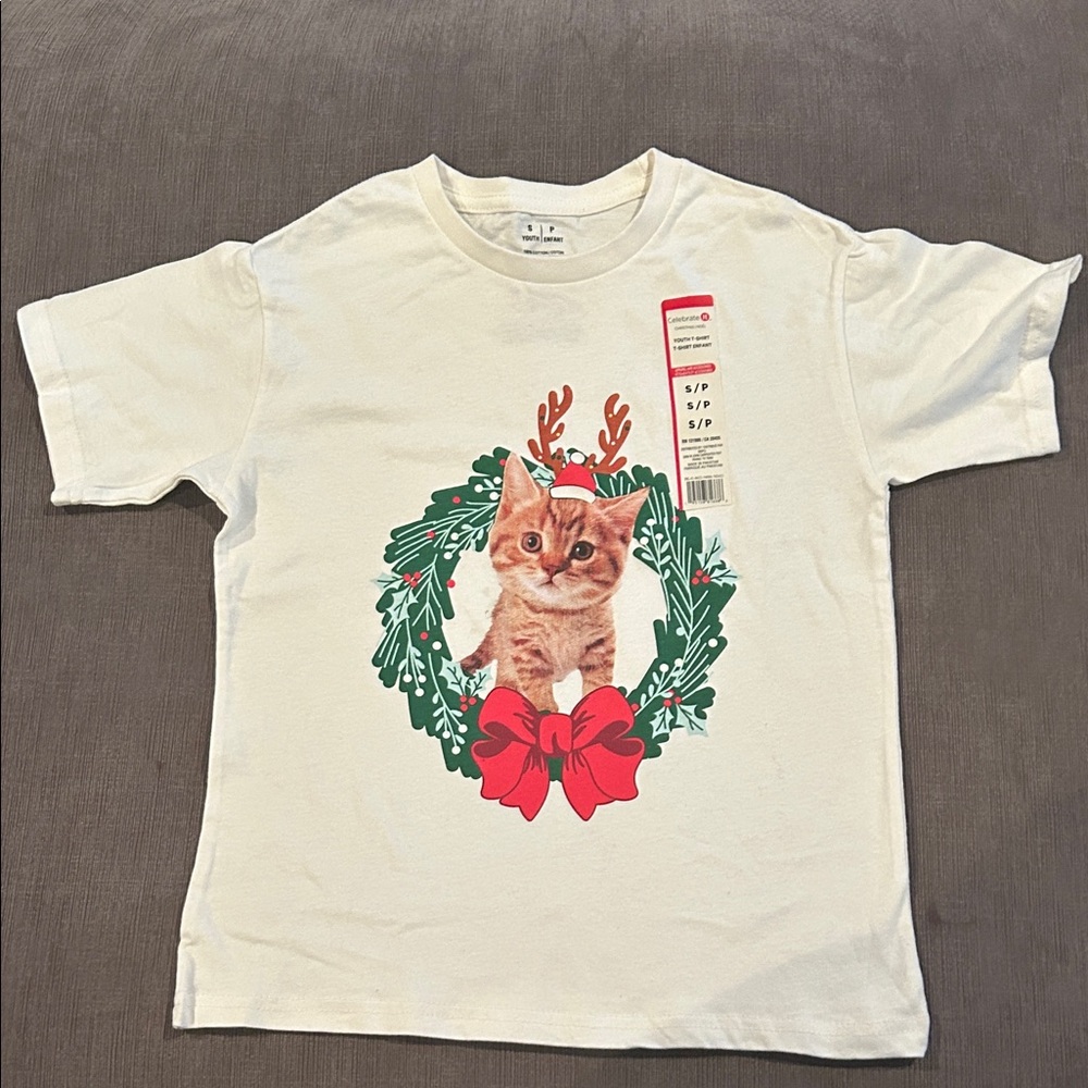 CELEBRATE IT Santa Kitten in Wreath Christmas Graphic T-Shirt S Youth NWT